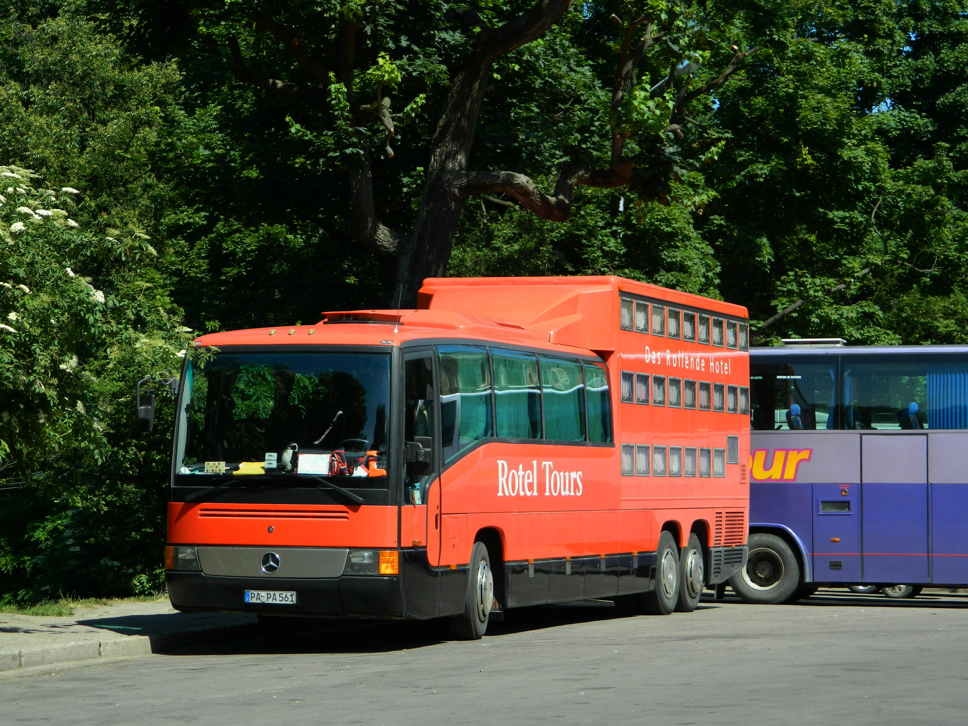 Mercedes-Benz O404