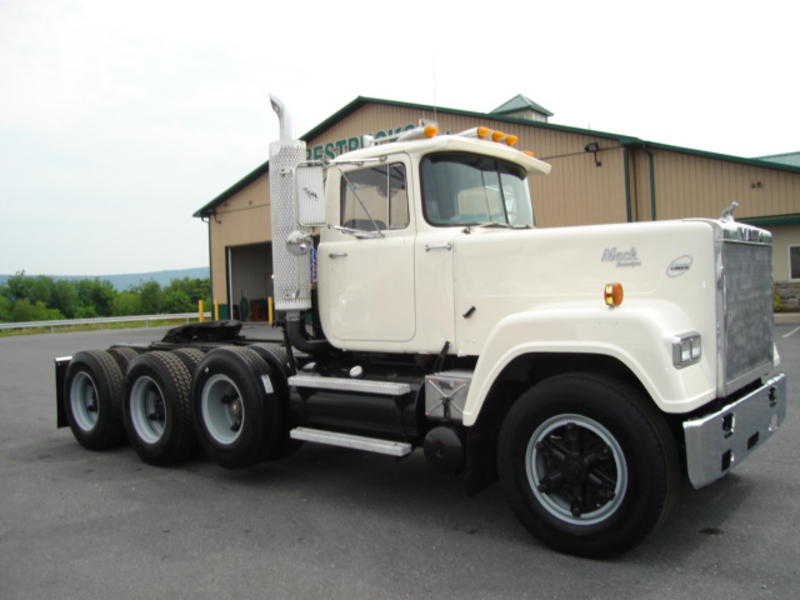 Mack RW713