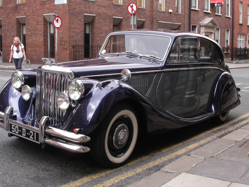 Jaguar Mk V saloon