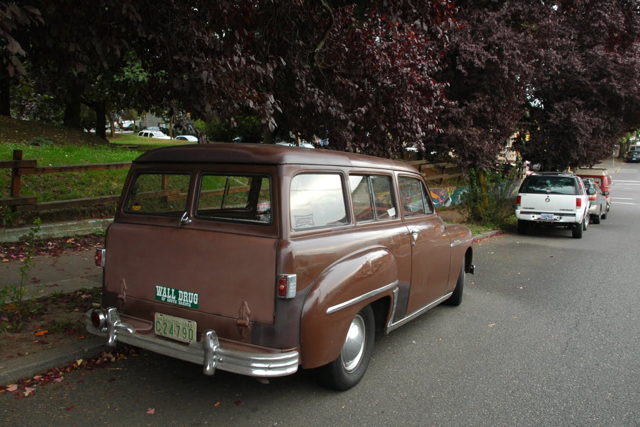 Plymouth Custom Suburban 2dr wagon