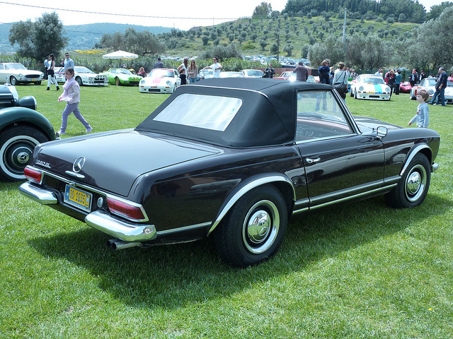 Mercedes-Benz 230 SL Cabriolet