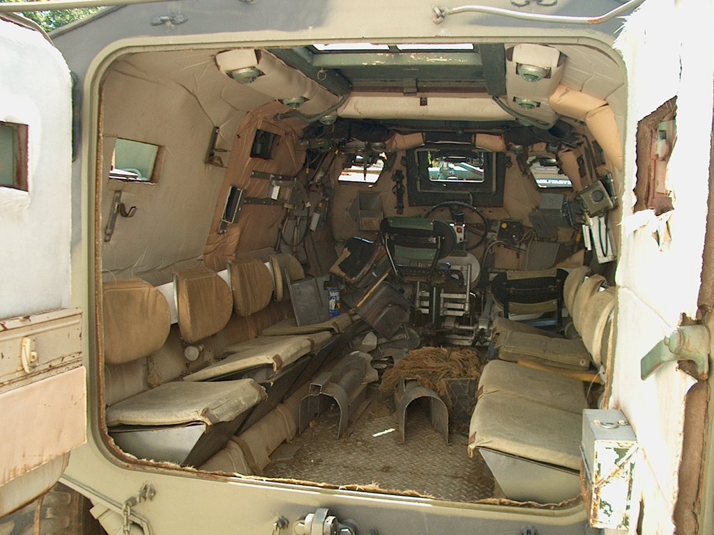 Alvis Saracen APC