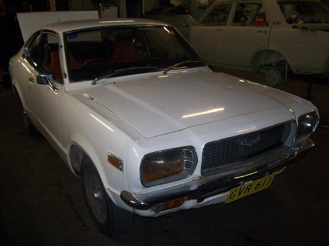 Mazda 808 Super Deluxe Coupe