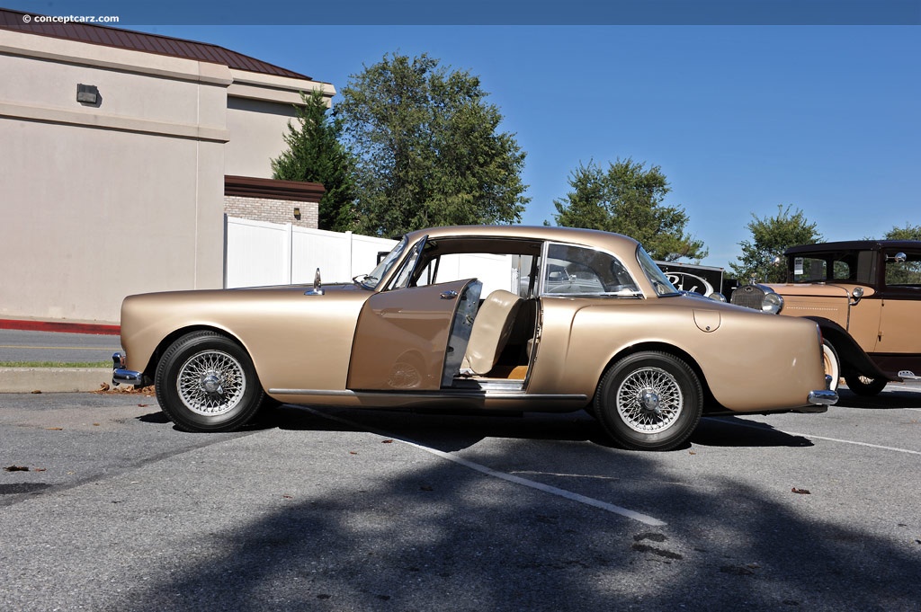 Alvis TE21 saloon