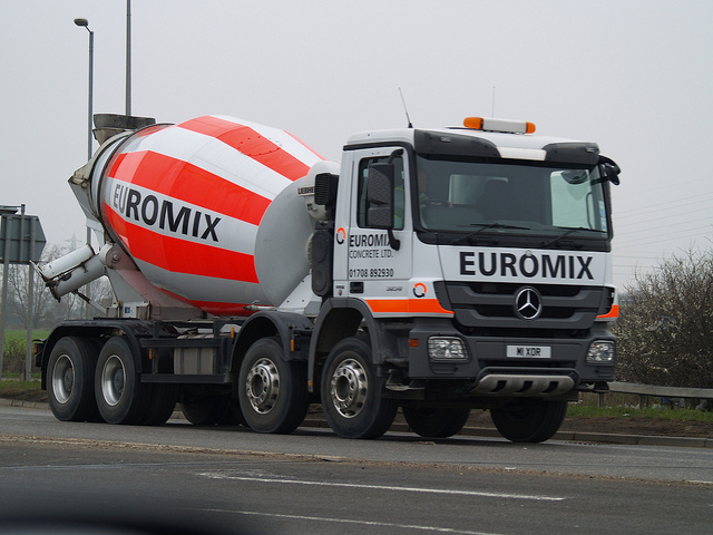 Mercedes-Benz Actros 3236