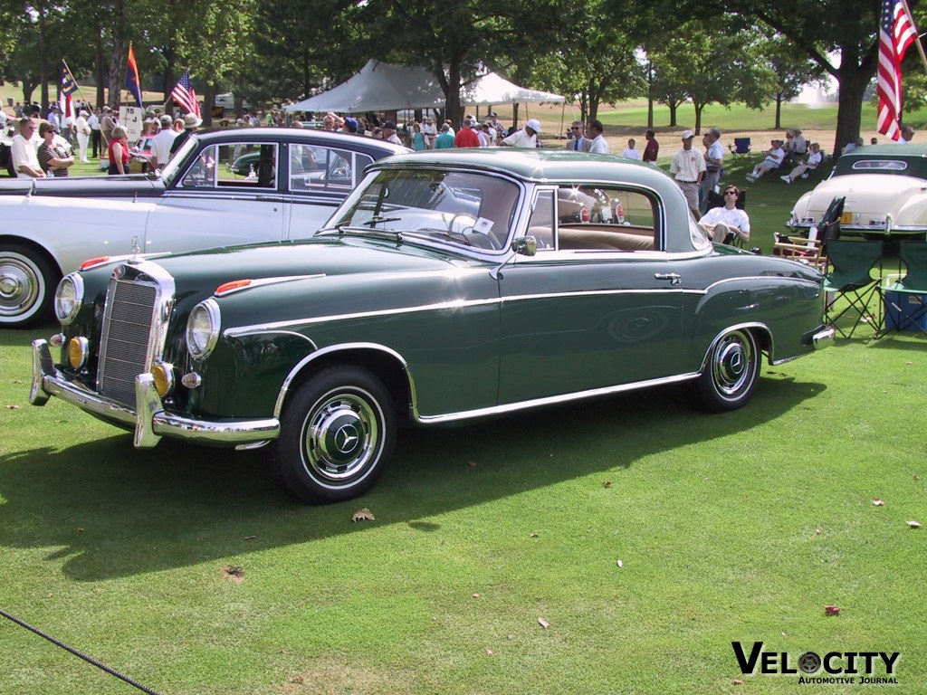 Mercedes-Benz 220S coupe