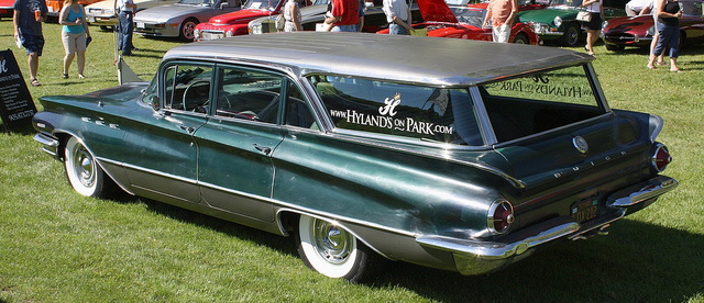 Buick Invicta wagon