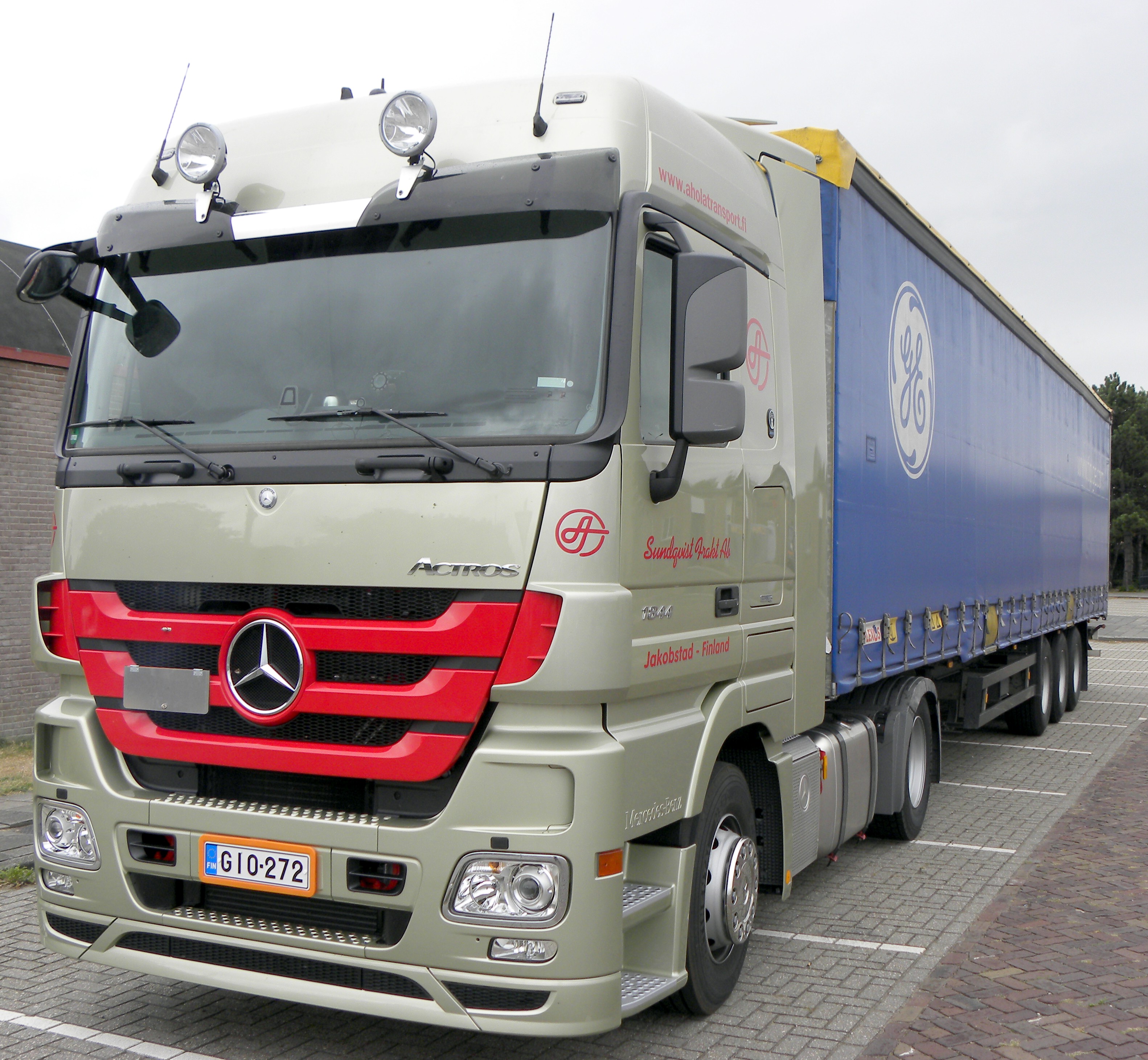 Mercedes-Benz Actros 1844