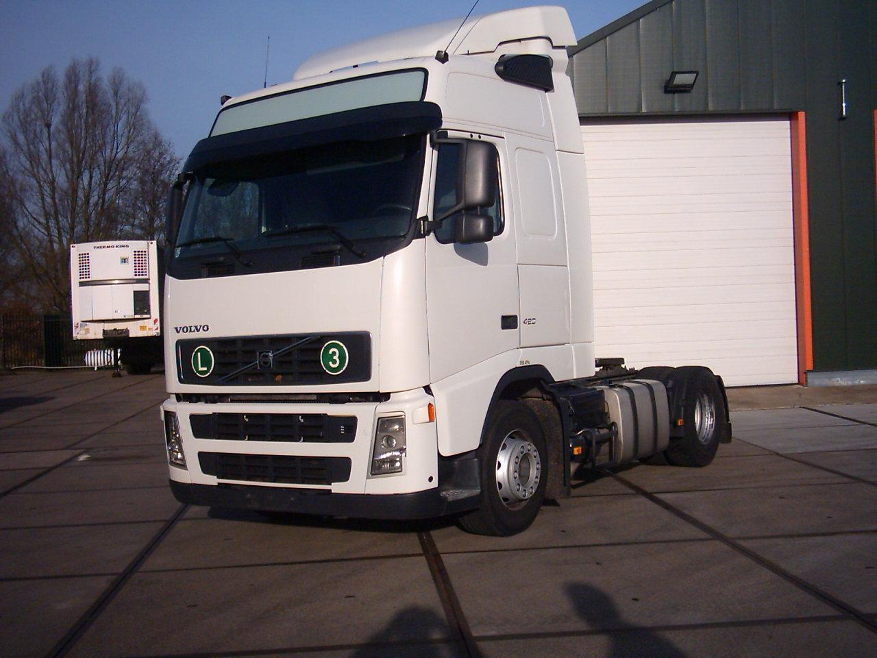 Volvo F12 420