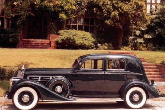 Pierce-Arrow Model 845 sedan