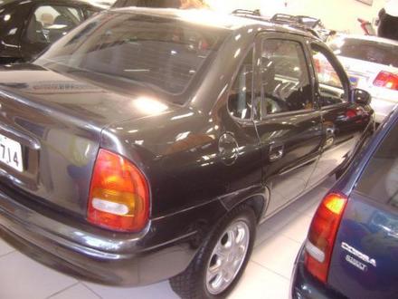 Chevrolet Corsa 16 GL Sedan