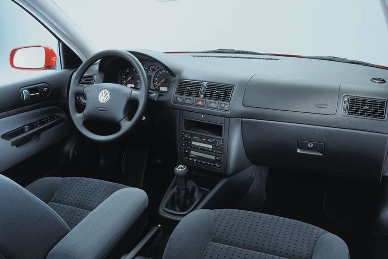 Volkswagen Golf 23 V5