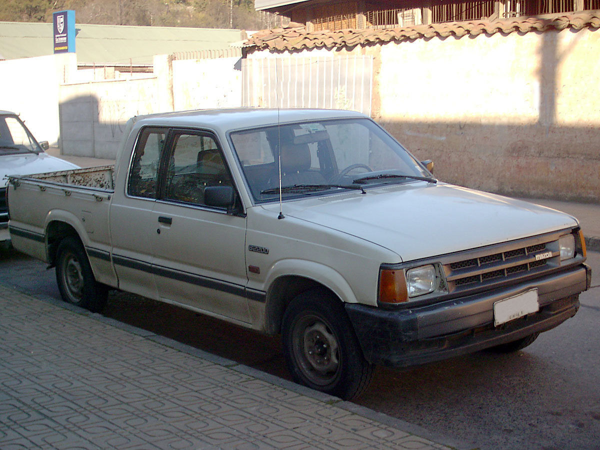 Mazda Capella SG-R Liftback