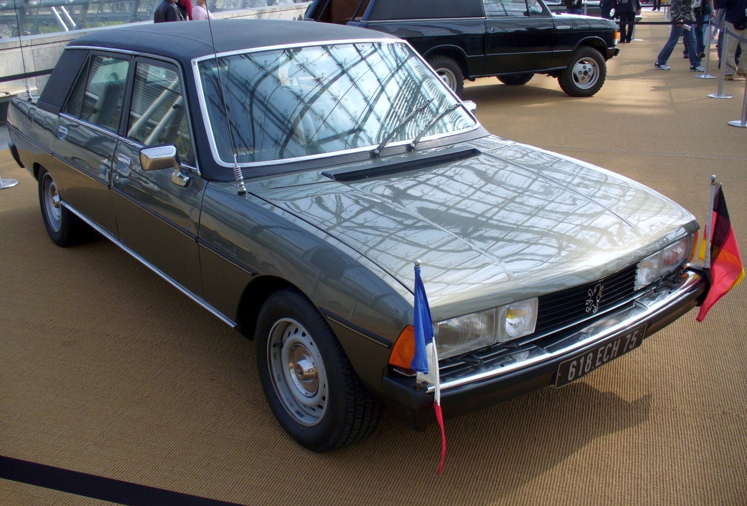 Peugeot 604