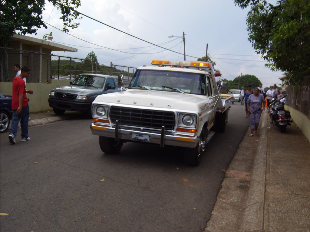 Ford F-350 flatbed