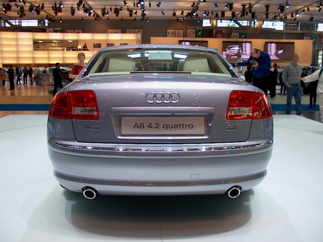 Audi A8 42 Quattro