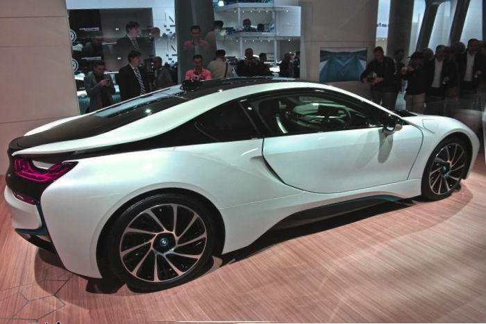 2015 BMW i8 