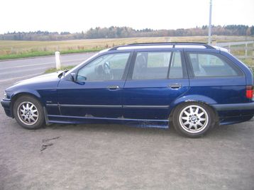 BMW 323i Estate