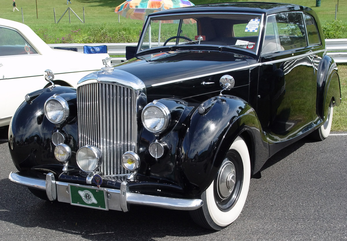 Bentley Mk VI sedan