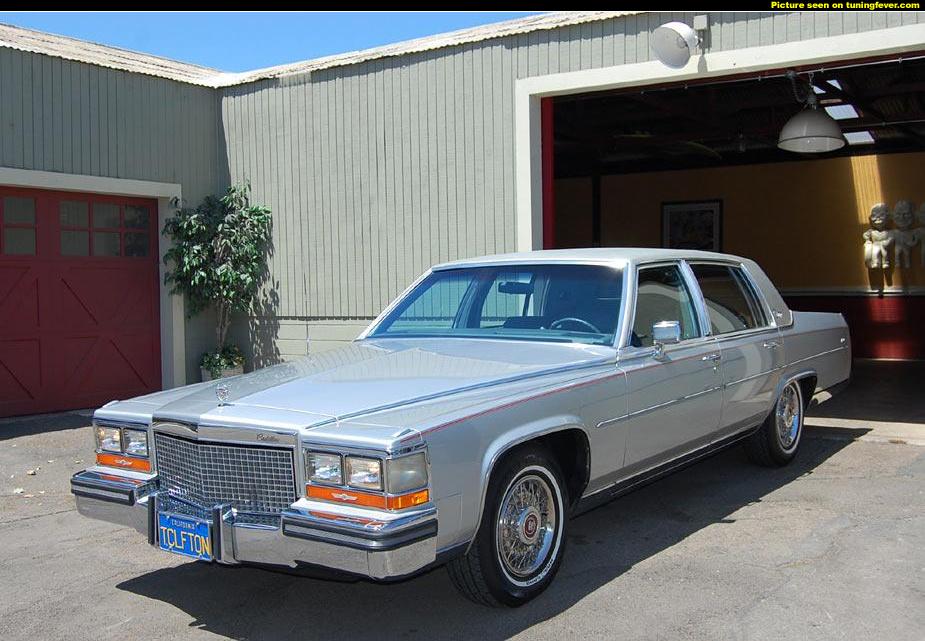 Cadillac Brougham dElegance