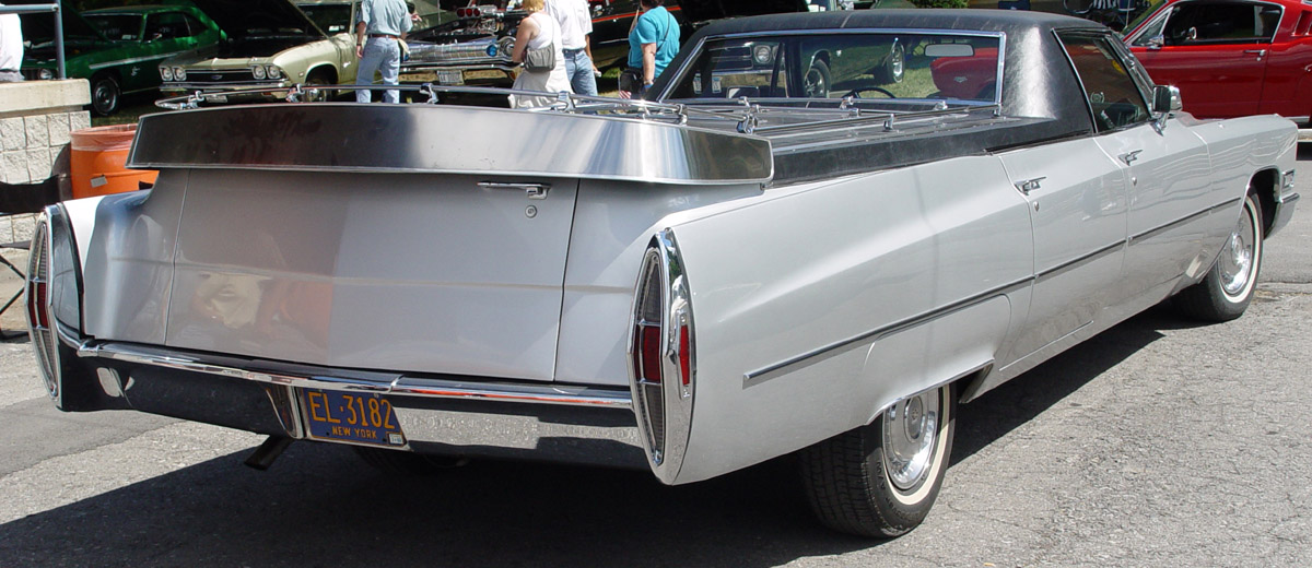 Cadillac Fleetwood flower car