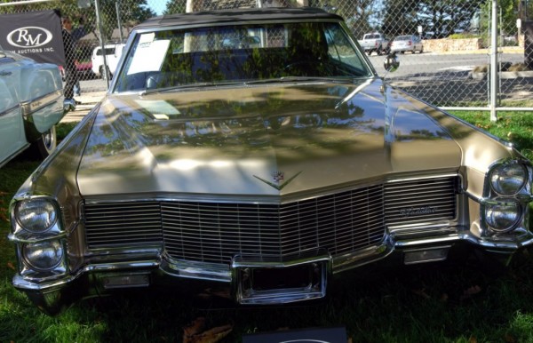 Cadillac Sedan De Ville Convertible