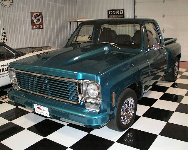 Chevrolet C-10 Custom Stepside