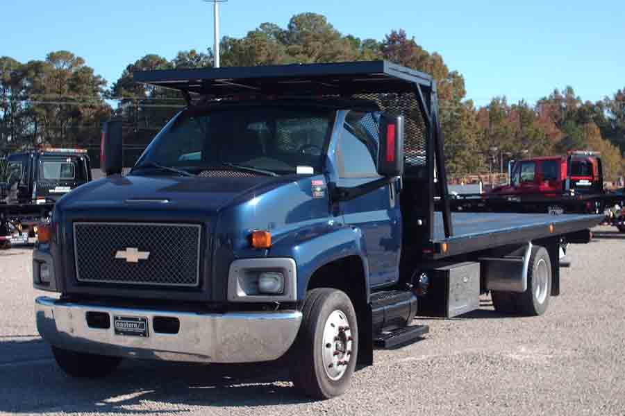 Chevrolet C6500 rollback wrecker