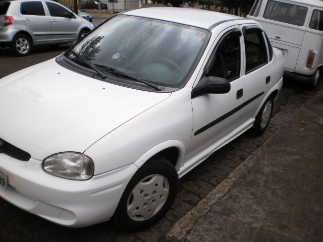 Chevrolet Corsa Wind 10