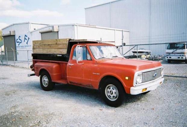 Chevrolet Custom C20 Camper Special