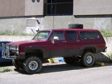Chevrolet Suburban LT 4X4