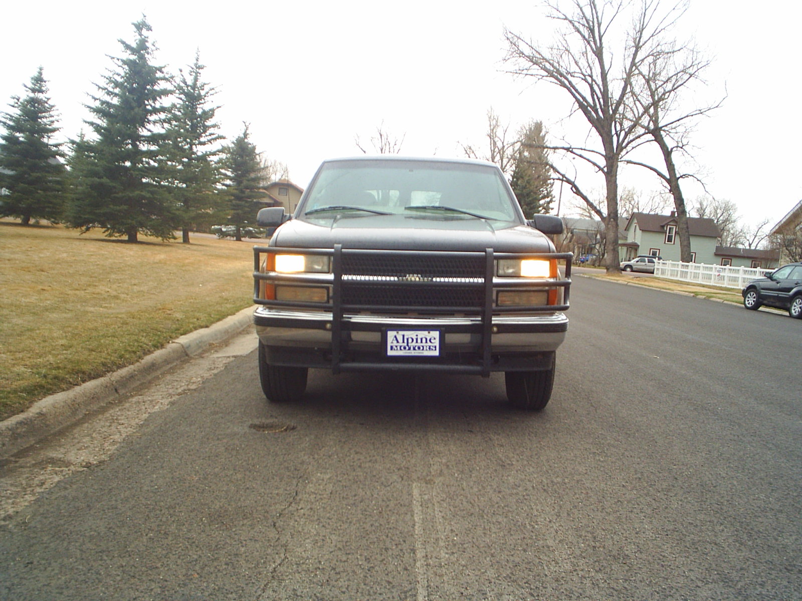 Chevrolet Suburban SLE 2500