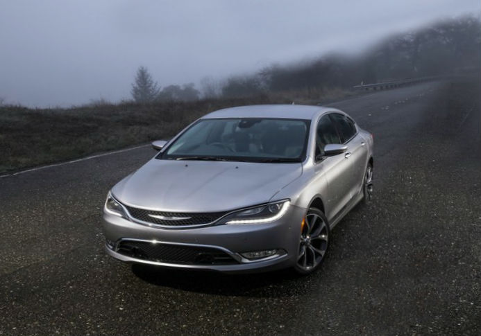 Chrysler 200 sedan 2015