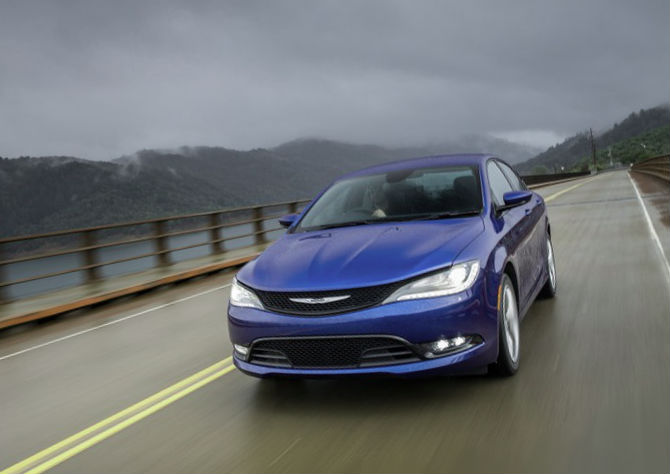 Chrysler 200 sedan 2015