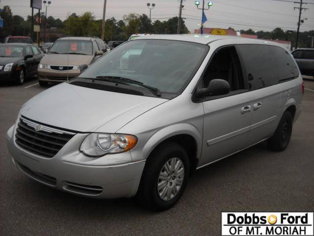 Chrysler Town Country LX