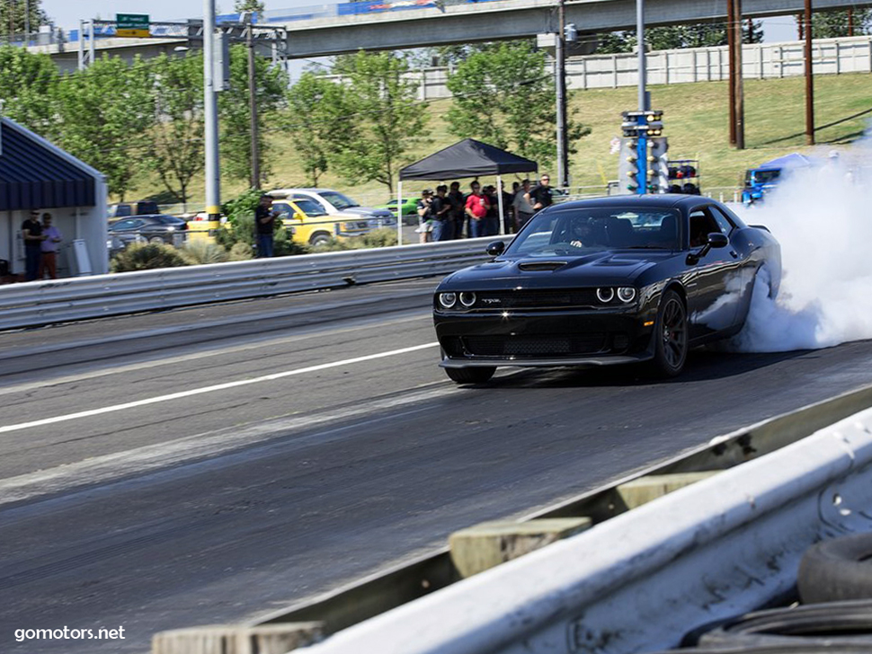 Dodge Challenger SRT Hellcat 2015