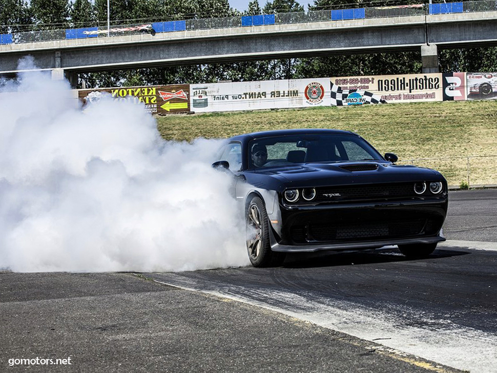 Dodge Challenger SRT Hellcat 2015