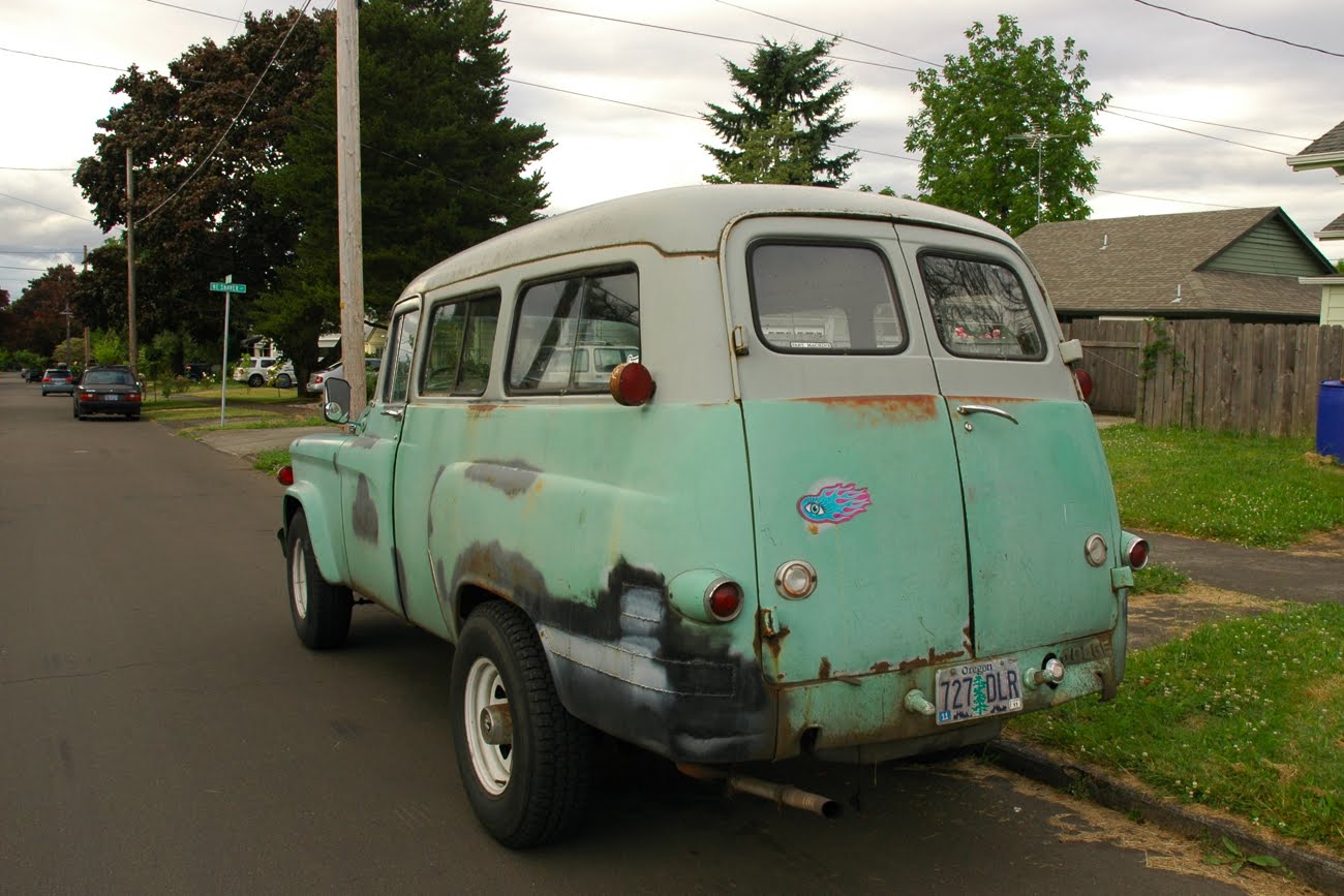 Dodge D-100 Power Wagon