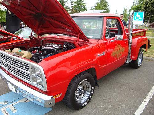 Dodge D-150 Lil red Express