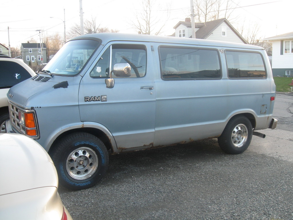 Dodge Ram Van 150