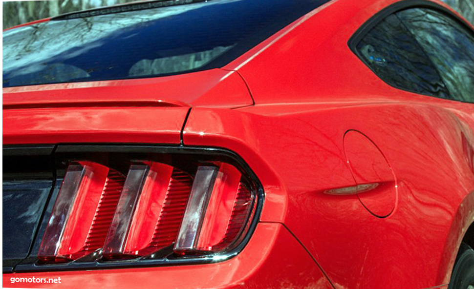 2015 Ford Mustang V-6