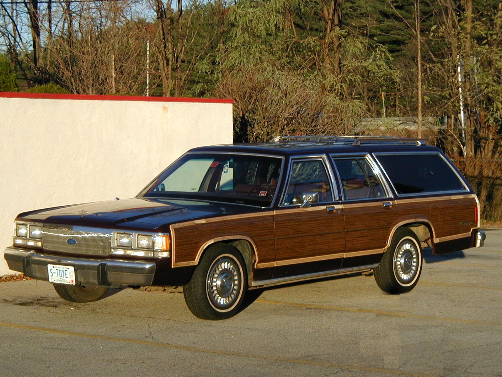 Ford Country sedan wagon