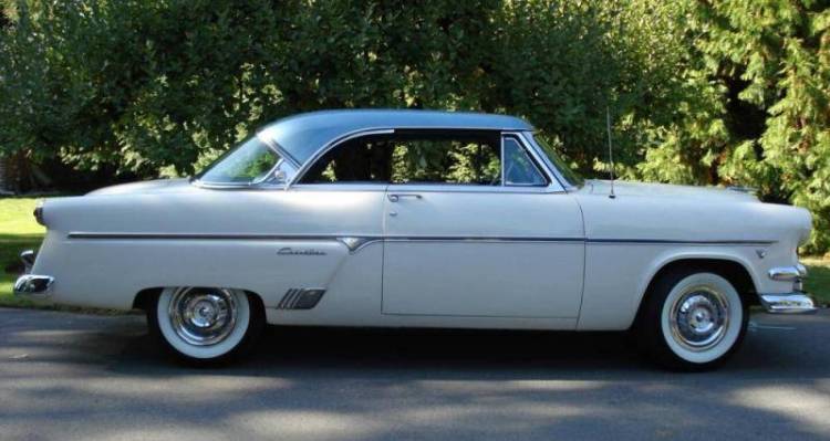 Ford Crestline Victoria