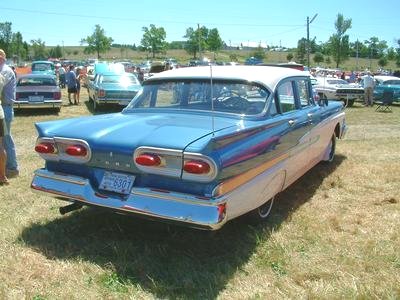 Ford Custom 300 sedan