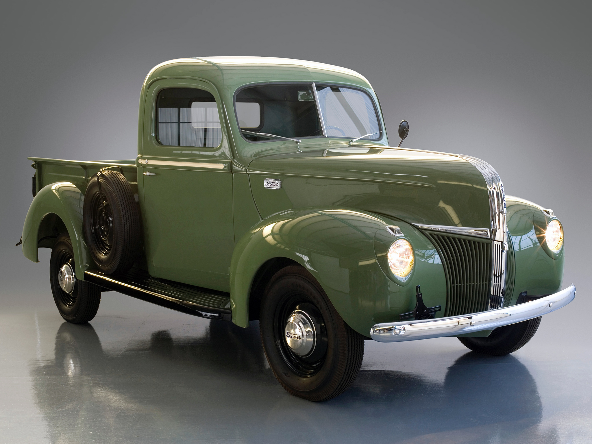 Ford Deluxe pickup