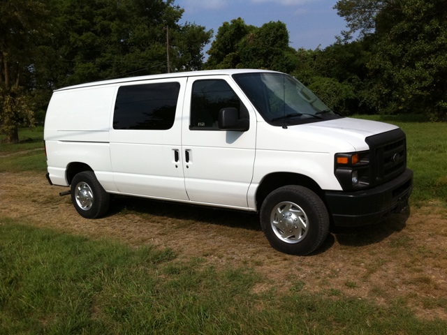 Ford E-150XL