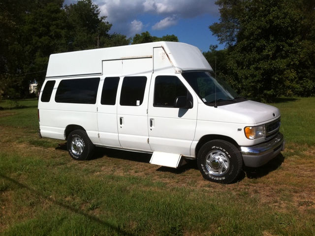 Ford E-350XLT Super Duty