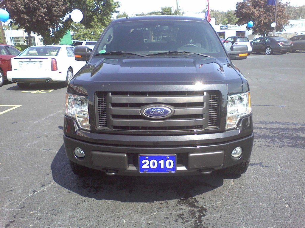 Ford F-150 XLT FX4 crew cab