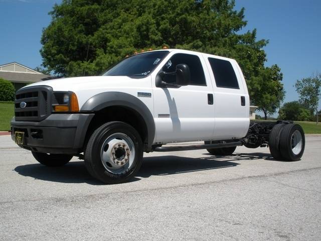 Ford F-550 SUPER DUTY CREW CAB