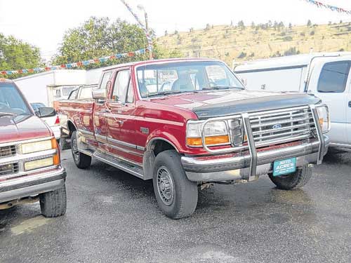 Ford F-950 Super Duty Custom Cab